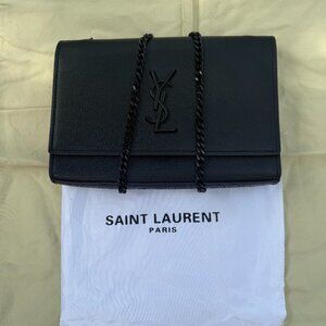 Saint Laurent Kate Medium Chain Bag In Grain De Poudre Embossed Leather - Black